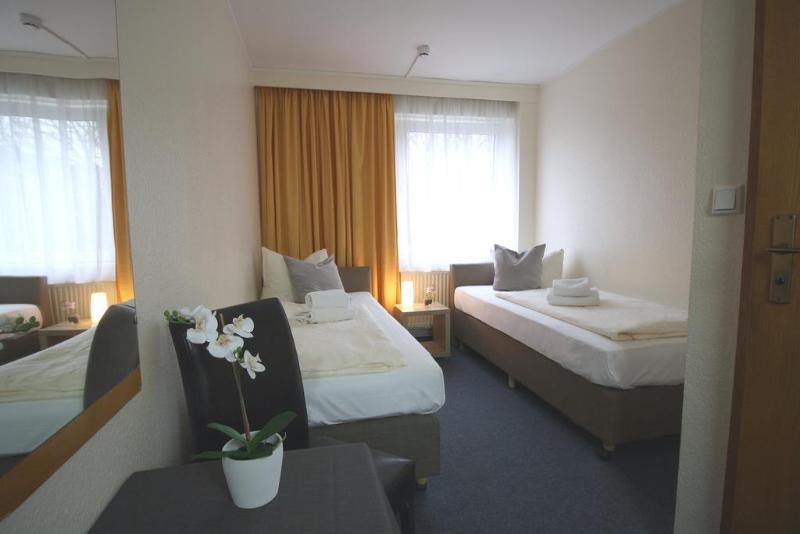 Auto Parkhotel - Genel