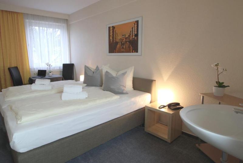 Auto Parkhotel - Genel