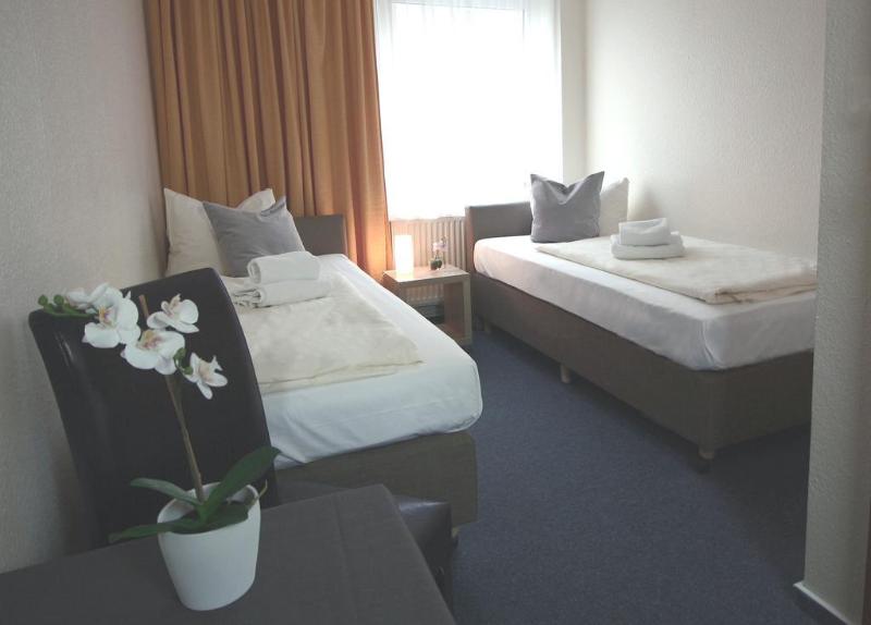 Auto Parkhotel - Genel