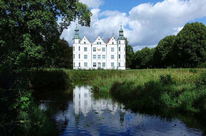 Am Schloß Ahrensburg - Genel