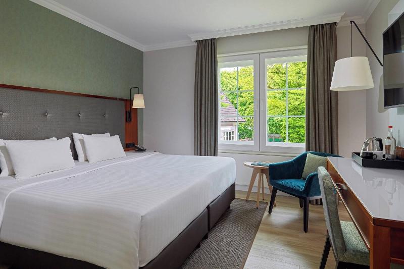 Courtyard Hamburg Airport Hotel - Oda