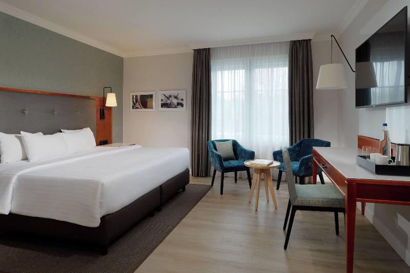 Courtyard Hamburg Airport Hotel - Oda