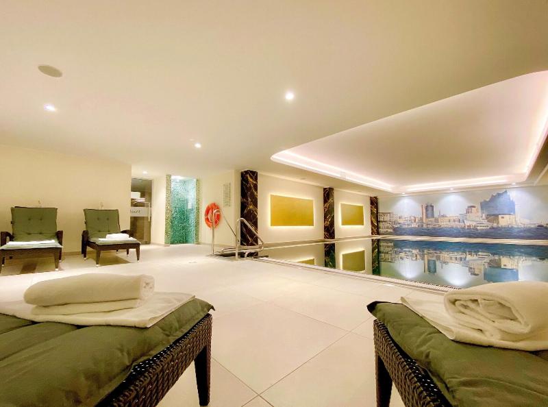 Courtyard Hamburg Airport Hotel - Havuz