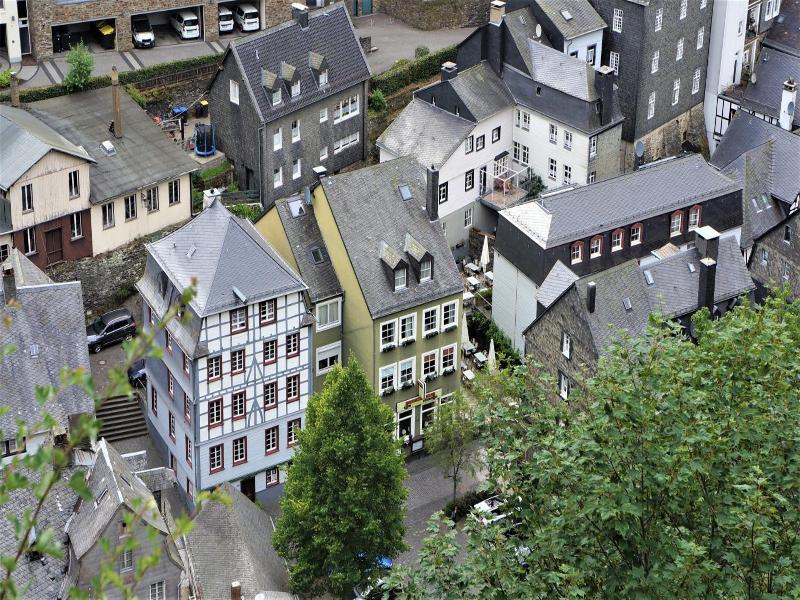 Alt-Montjoie - Genel