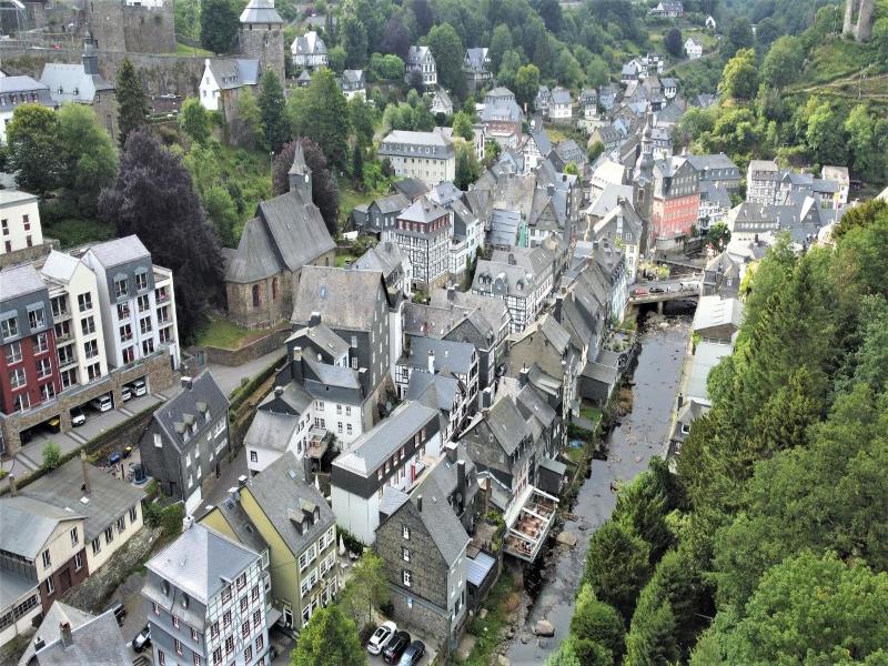 Alt-Montjoie - Genel