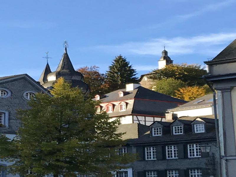 Alt-Montjoie - Genel