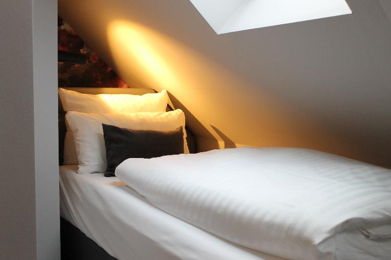 Vienna House Easy by Wyndham Hamburg City - Oda