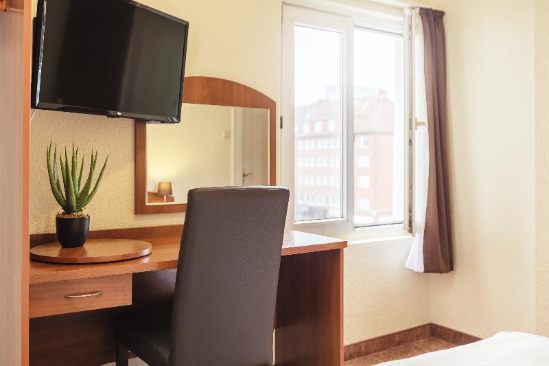 NOVUM Hotel Hamburg - Oda
