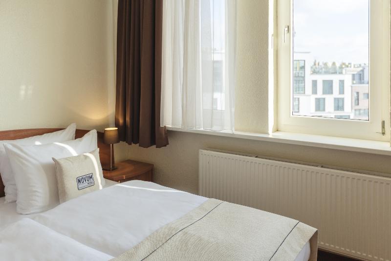 NOVUM Hotel Hamburg - Oda