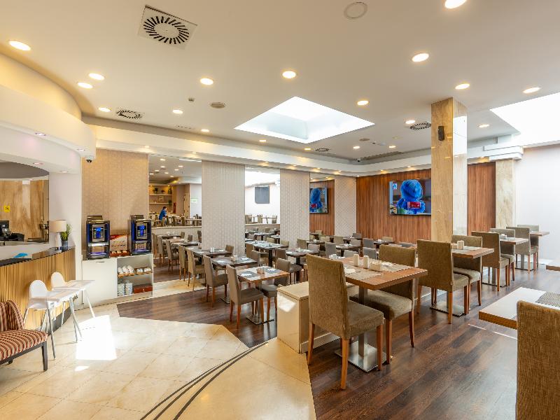 Masa Hotel Almirante - Restoran