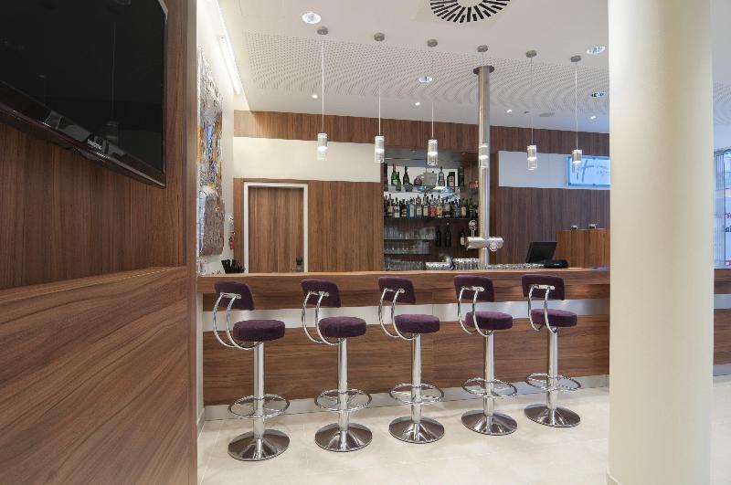 Premier Inn Hamburg City Millerntor - Bar