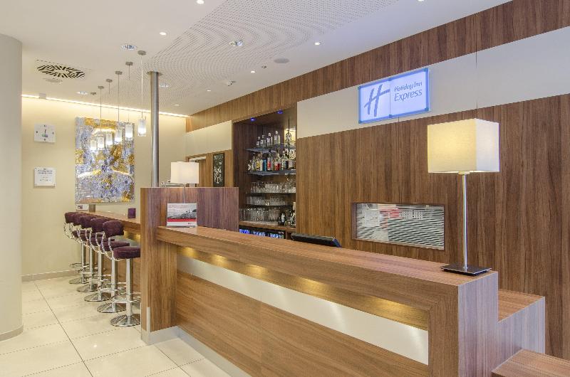 Premier Inn Hamburg City Millerntor - Lobi
