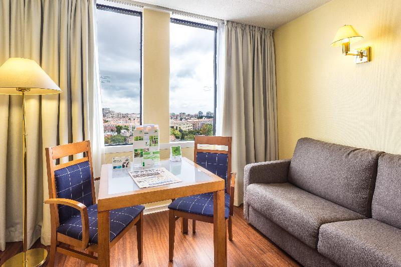 Holiday Inn Lisboa - Oda