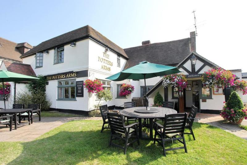 The Potters Arms - Genel