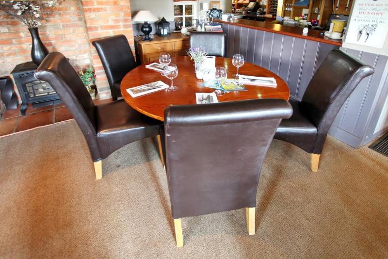 The Potters Arms - Genel