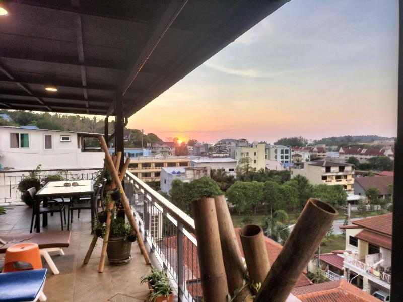 Kata Beach Studio - Teras