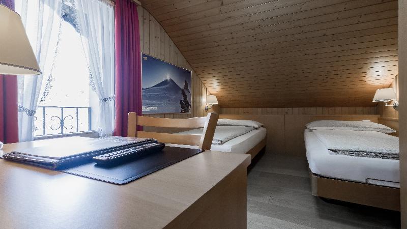 Hotel Roessli - Oda