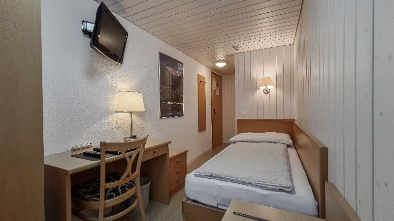 Hotel Roessli - Oda