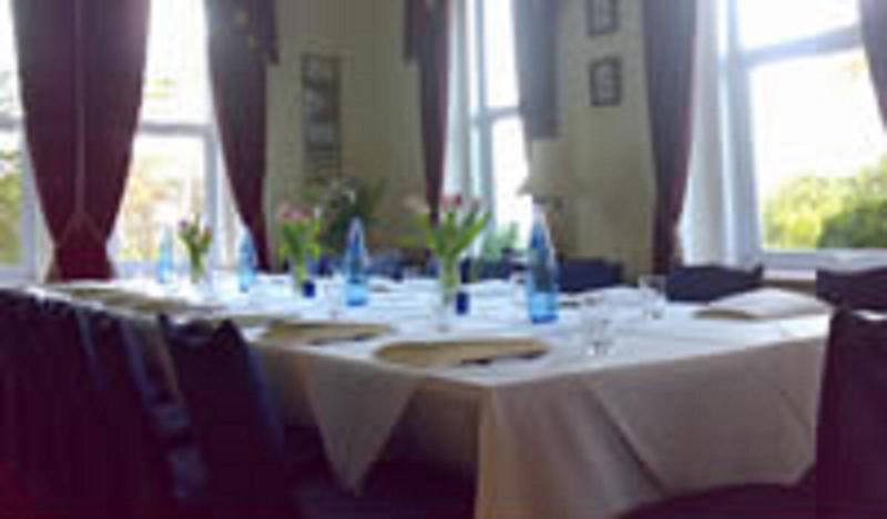 Bourne Hall Country - Toplantı