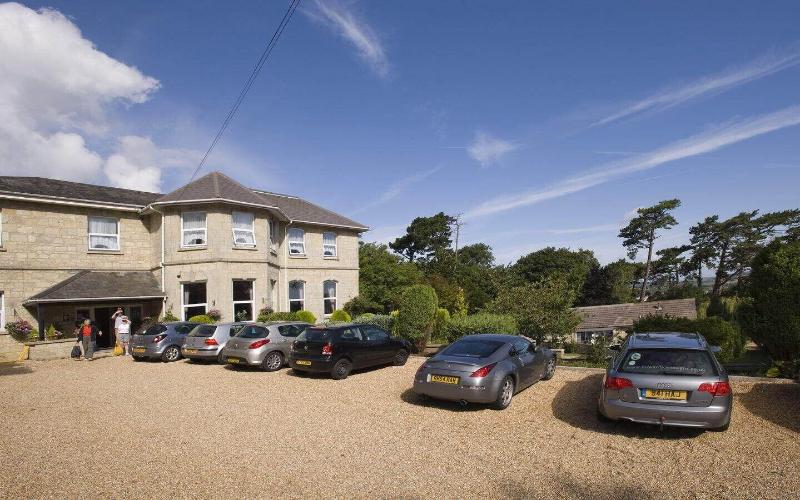Bourne Hall Country - Genel