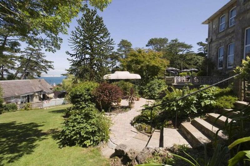 Bourne Hall Country - Teras