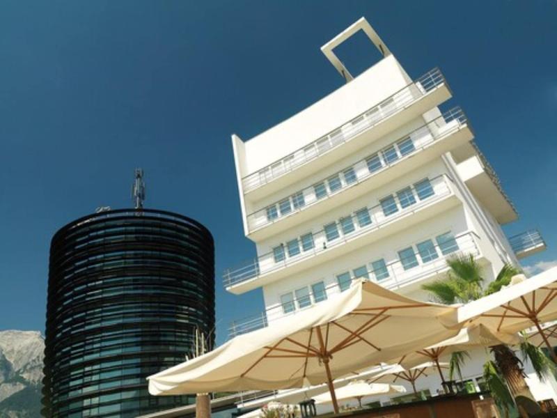 Hall Parkhotel - Genel