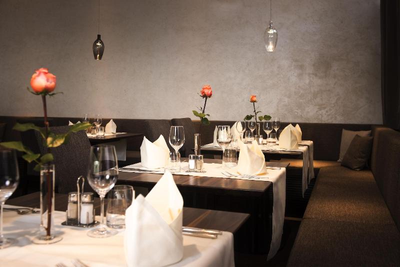 Hall Parkhotel - Restoran