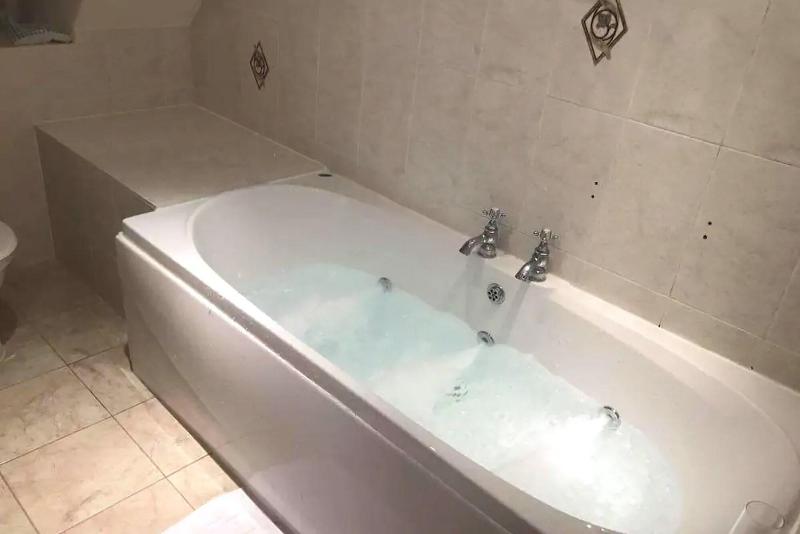 McInnes House Hotel - Oda