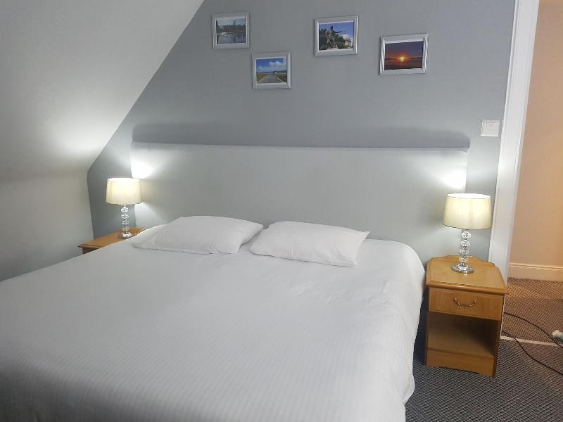 McInnes House Hotel - Oda