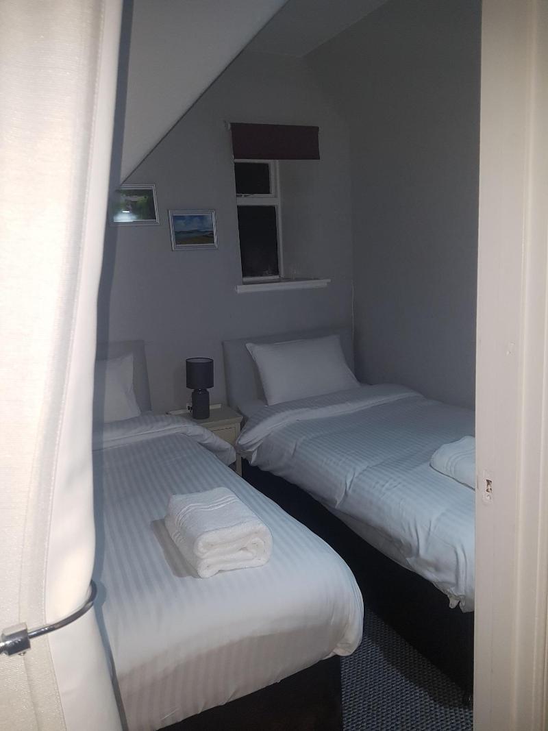 McInnes House Hotel - Oda