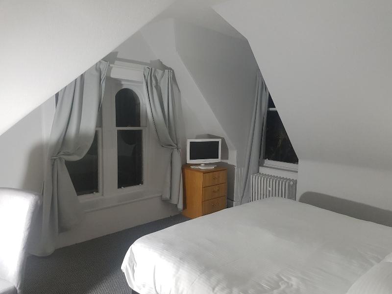 McInnes House Hotel - Oda