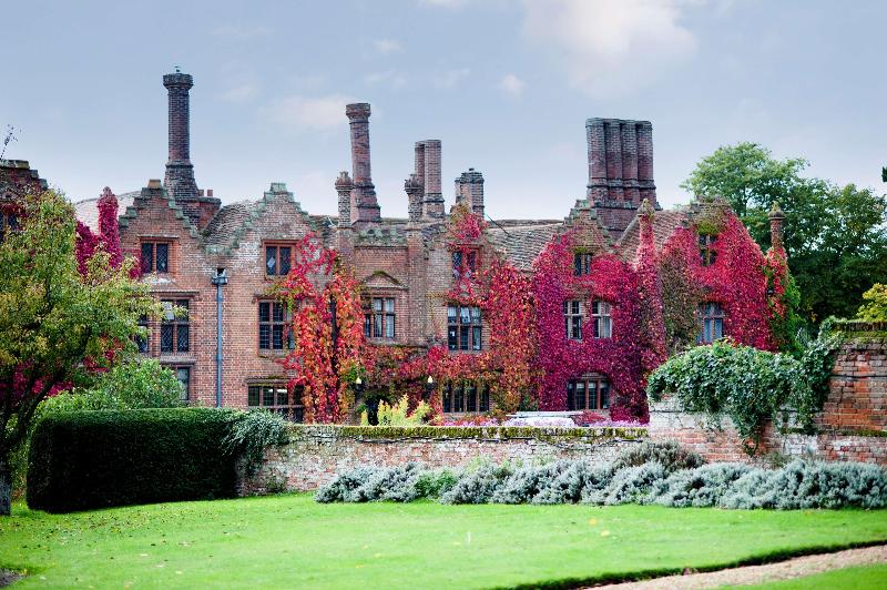 Seckford Hall Hotel & Restaurant - Genel