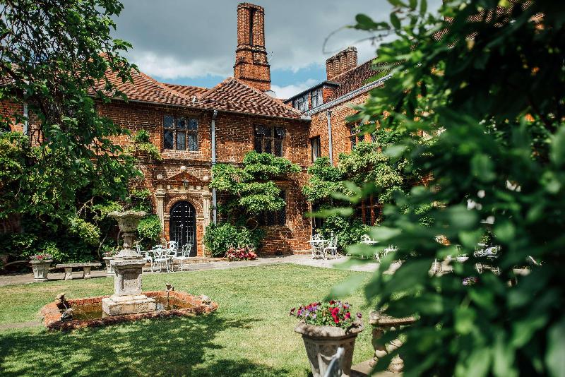 Seckford Hall Hotel & Restaurant - Genel