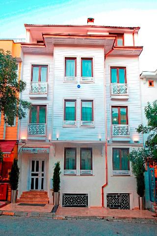 Azade Suites