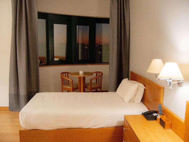 TRYP Montijo Parque Hotel - Oda