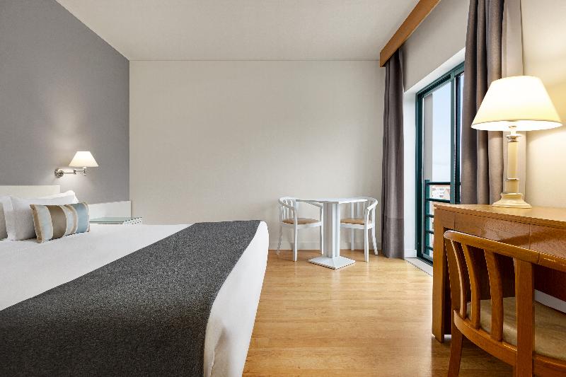 TRYP Montijo Parque Hotel - Oda