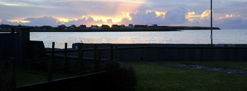 Sandwick Bay - Genel