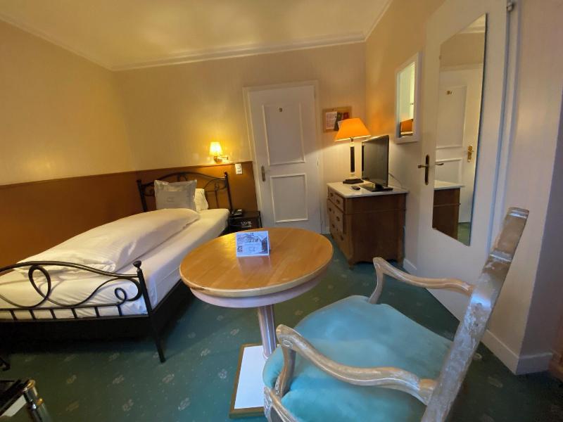Carlton-Europe Vintage Adults Hotel - Oda