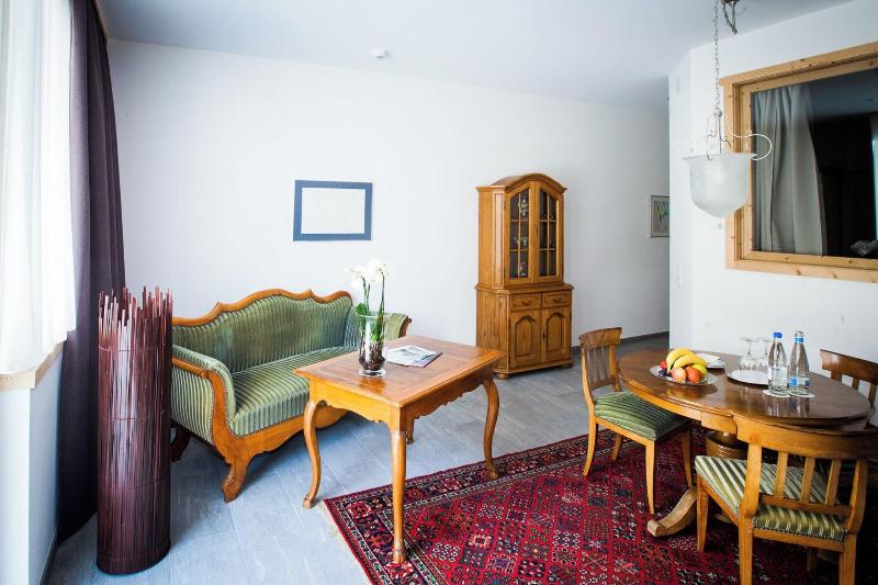 Carlton-Europe Vintage Adults Hotel - Oda