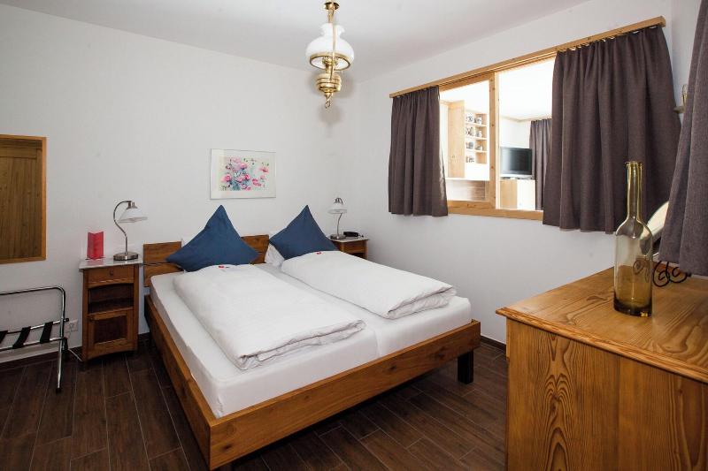 Carlton-Europe Vintage Adults Hotel - Oda