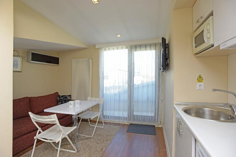 Cheya Deluxe Residence Nisantasi - Oda