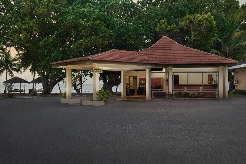Patra Anyer Beach Resort - Lobi