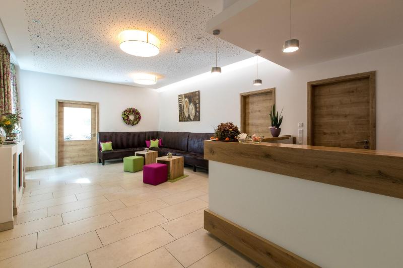 Bauer garni Gästehaus - Lobi