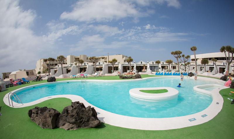 Sands Beach Resort - Havuz