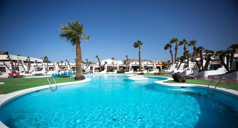 Sands Beach Resort - Havuz