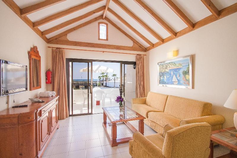 Sands Beach Resort - Plaj