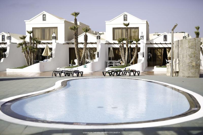 Sands Beach Resort - Teras