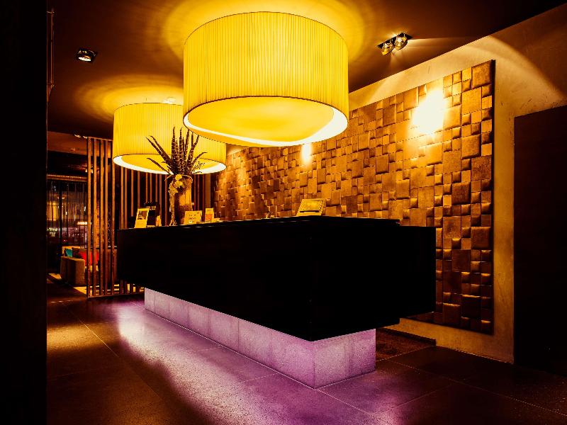 SAKS Urban Design Hotel - Lobi
