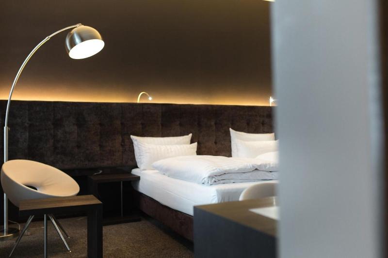 SAKS Urban Design Hotel - Oda