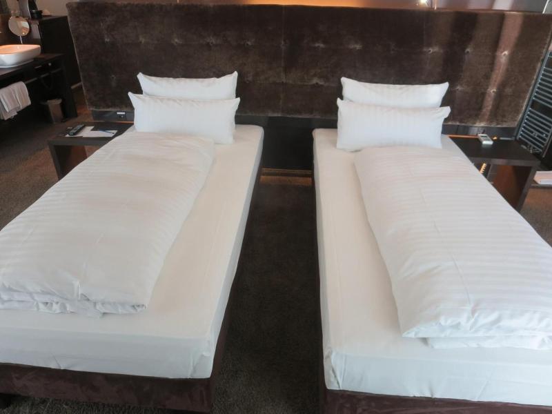 SAKS Urban Design Hotel - Oda